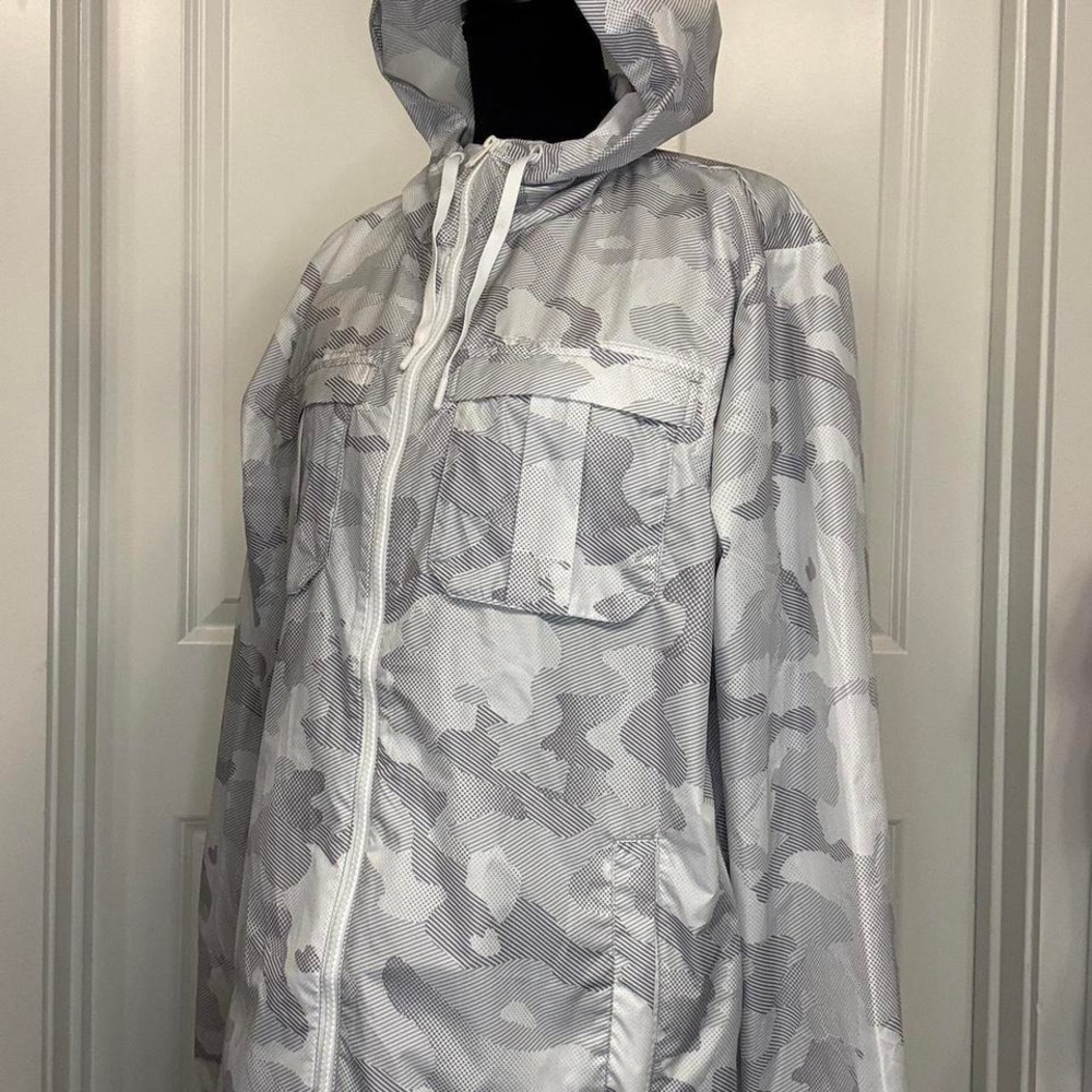 All‎ in Motion White Camo Windbreaker Jacket – NWT – Size L
